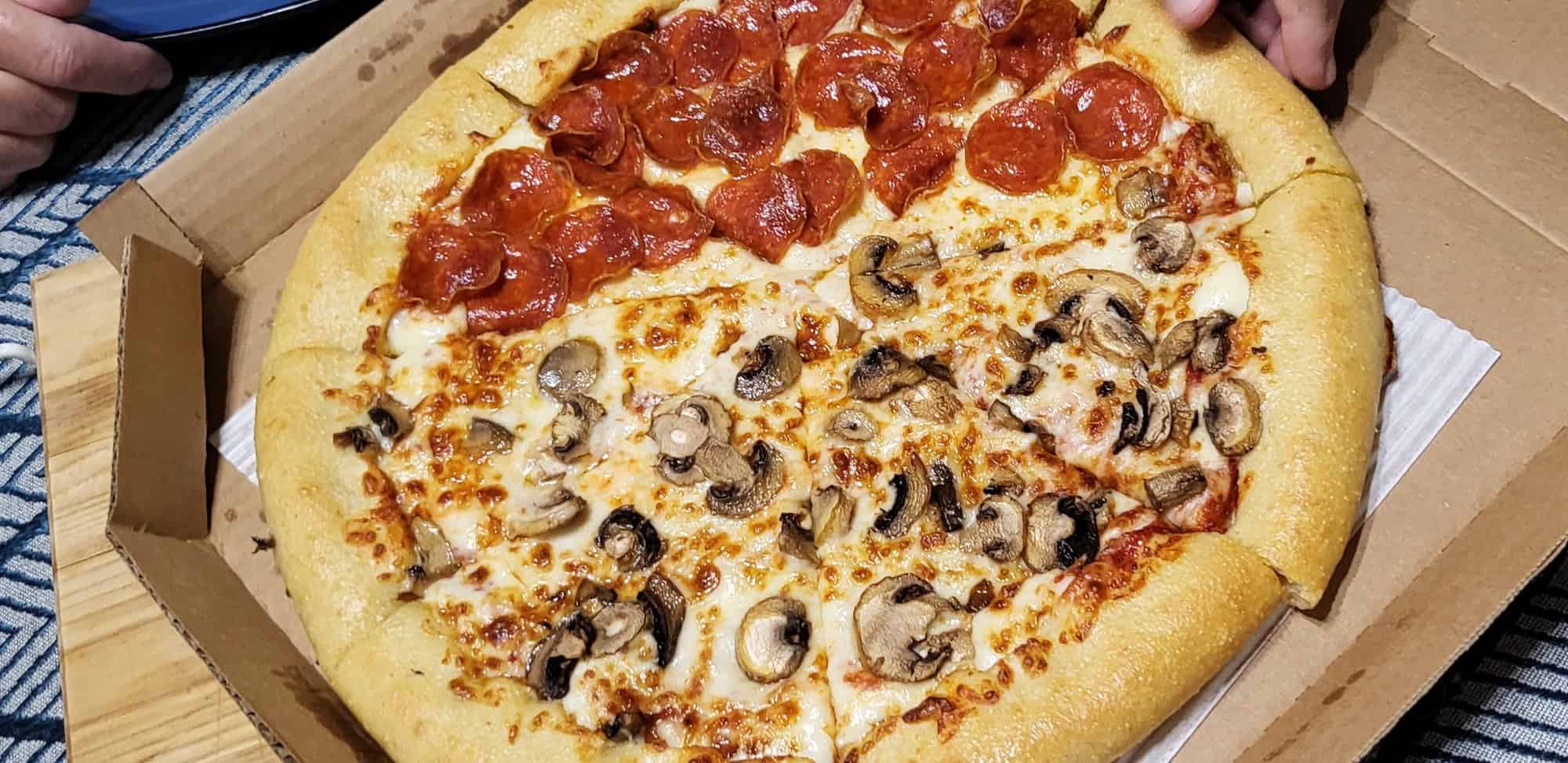 PIZZA ! Nourriture à emporter ! Livraison de nourriture ! Nourriture à emporter ! Nourriture à emporter ! NOMINÉ !