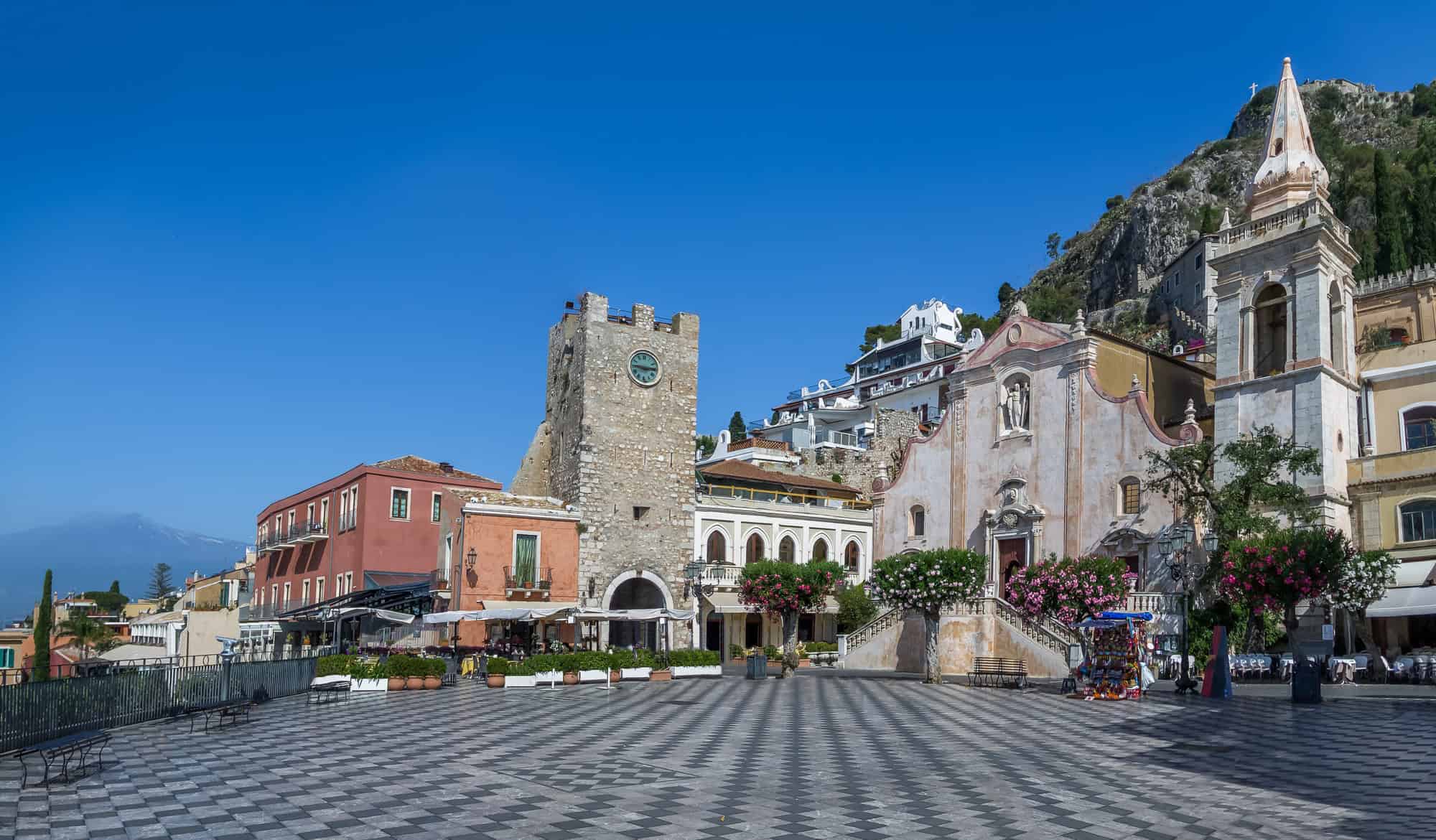 Place principale de Taormine (Piazza IX Aprile) - Taormine, Sicile, Italie